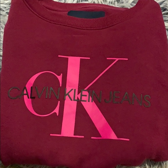 A magenta sweater with pink lettering from CK - Picture 4 of 4